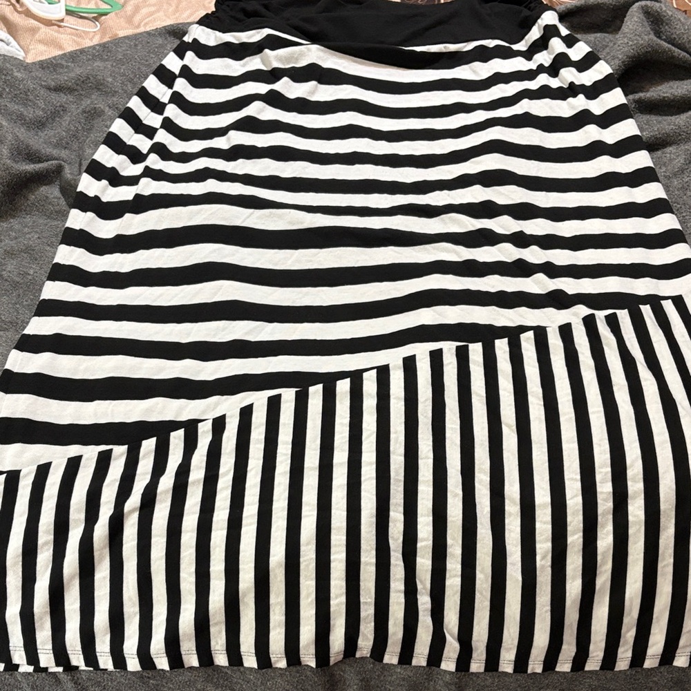 Faded Glory Black and White A-Line Skirt